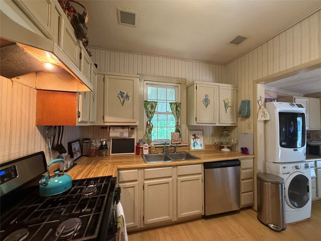 132 E Wyandotte Street, Shreveport, LA 71101