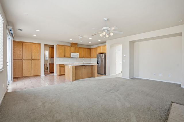 1025 Barbados St, Manteca, CA 95337