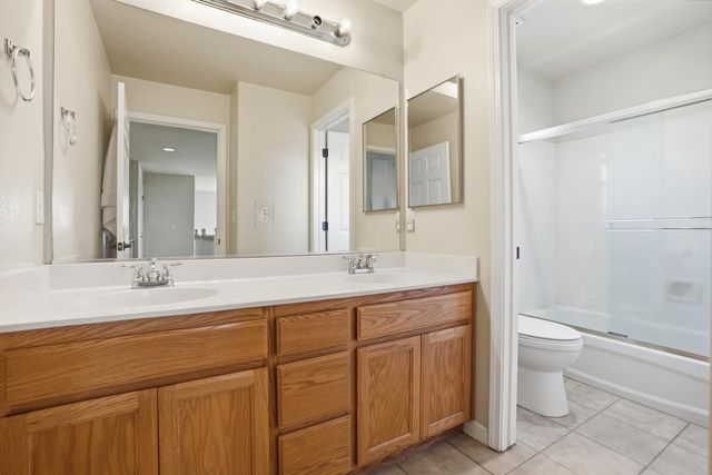 1025 Barbados St, Manteca, CA 95337