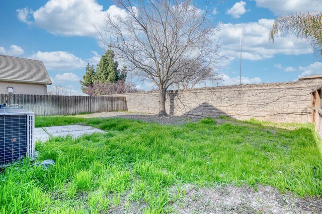 1025 Barbados St, Manteca, CA 95337