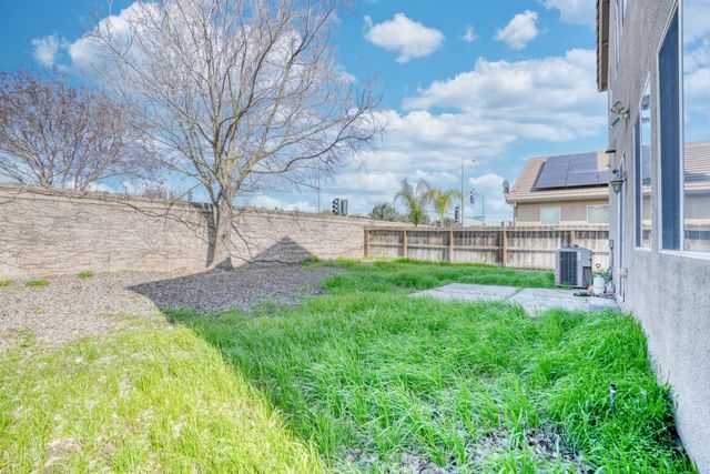 1025 Barbados St, Manteca, CA 95337