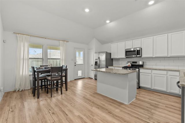 4331 Oakdale Mist Drive, Dickinson, TX 77539