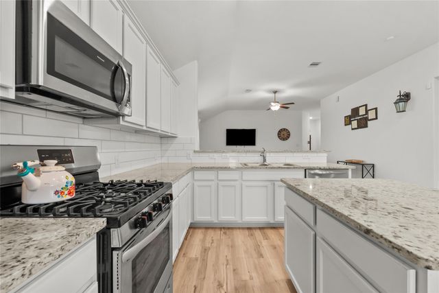 4331 Oakdale Mist Drive, Dickinson, TX 77539