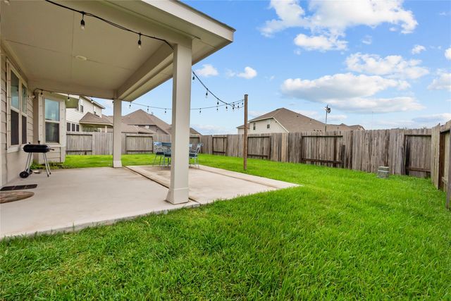 4331 Oakdale Mist Drive, Dickinson, TX 77539