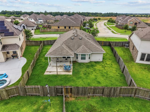 4331 Oakdale Mist Drive, Dickinson, TX 77539