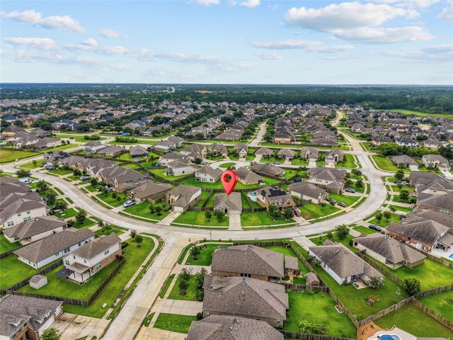 4331 Oakdale Mist Drive, Dickinson, TX 77539