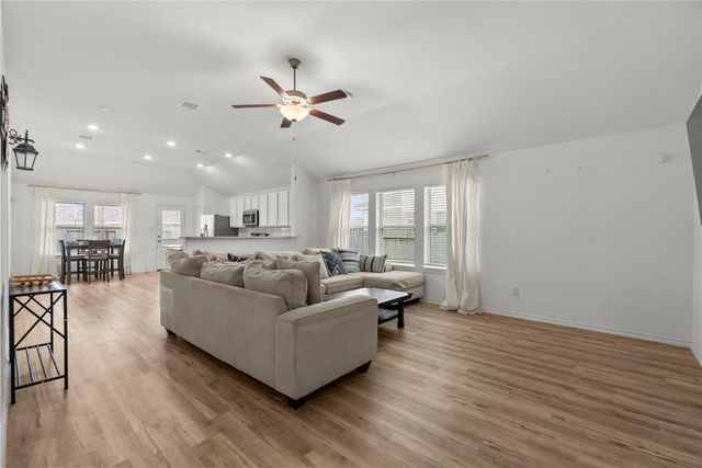 4331 Oakdale Mist Drive, Dickinson, TX 77539