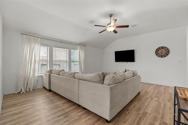 4331 Oakdale Mist Drive, Dickinson, TX 77539