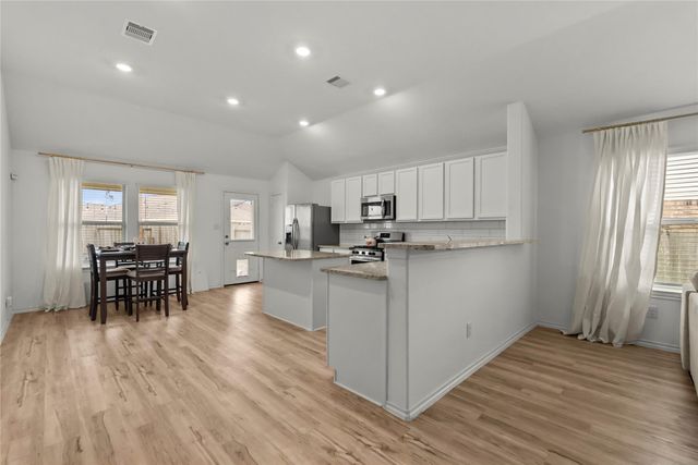 4331 Oakdale Mist Drive, Dickinson, TX 77539
