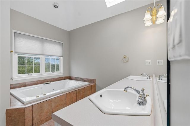 9036 Audubon Dr, Adams Twp, PA 15044