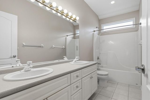9036 Audubon Dr, Adams Twp, PA 15044