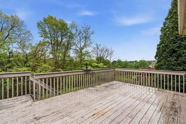 9036 Audubon Dr, Adams Twp, PA 15044