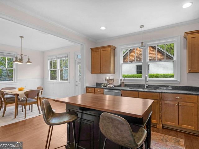 945 Longley Avenue NW, Atlanta, GA 30318