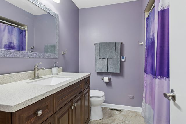 4 Summit Street, East Dundee, IL 60118