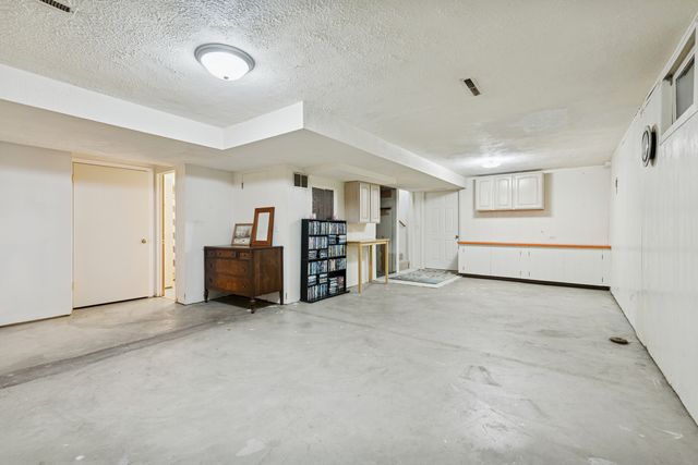 4 Summit Street, East Dundee, IL 60118