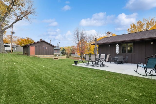 4 Summit Street, East Dundee, IL 60118