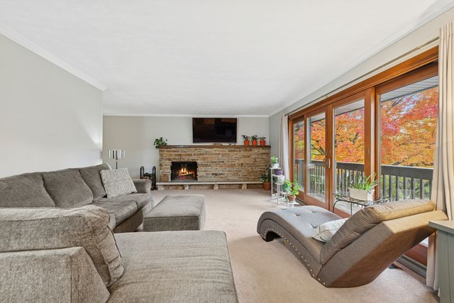 4 Summit Street, East Dundee, IL 60118