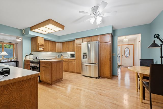 4 Summit Street, East Dundee, IL 60118