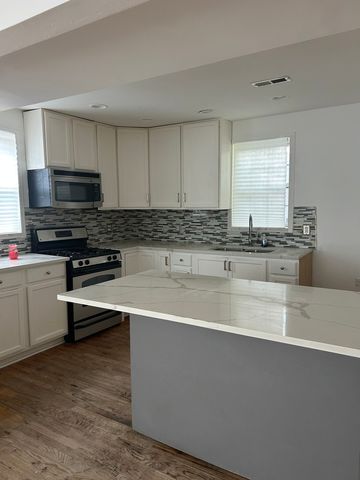 10724 S Pulaski Road, Oak Lawn, IL 60453