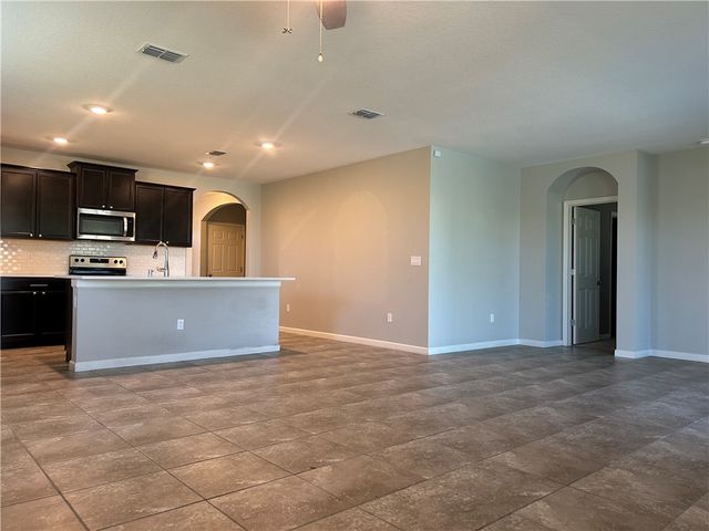 2707 Hanover Street SW, Vero Beach, FL 32968