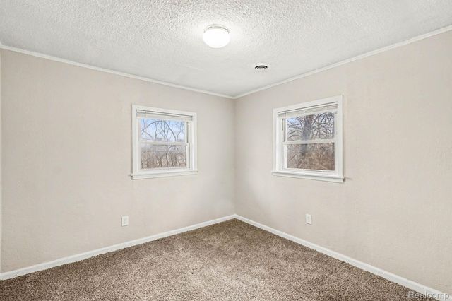 4267 Torrey Road, Flint Charter Township, MI 48507