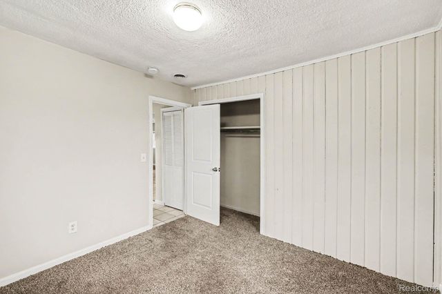 4267 Torrey Road, Flint Charter Township, MI 48507