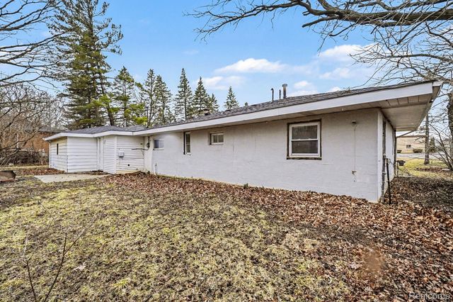 4267 Torrey Road, Flint Charter Township, MI 48507