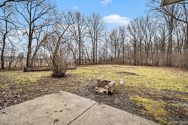 4267 Torrey Road, Flint Charter Township, MI 48507