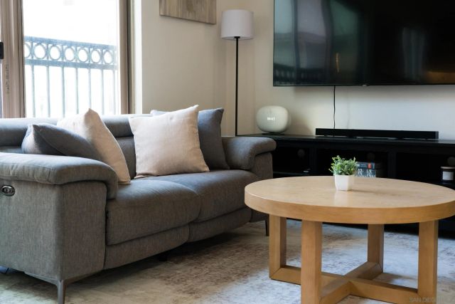 450 J St 4161, San Diego, CA 92101