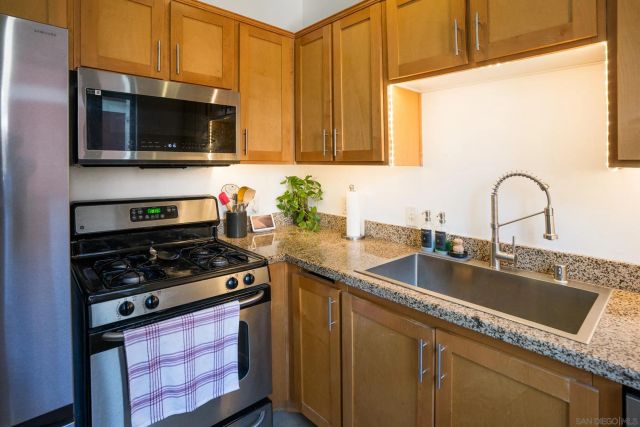 450 J St 4161, San Diego, CA 92101