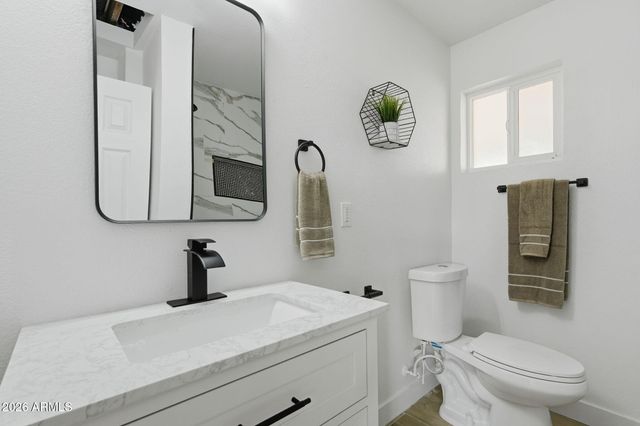 215 S 82ND Way, Mesa, AZ 85208