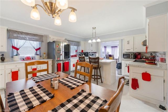 422 Woodsway Drive, Lexington, NC 27292