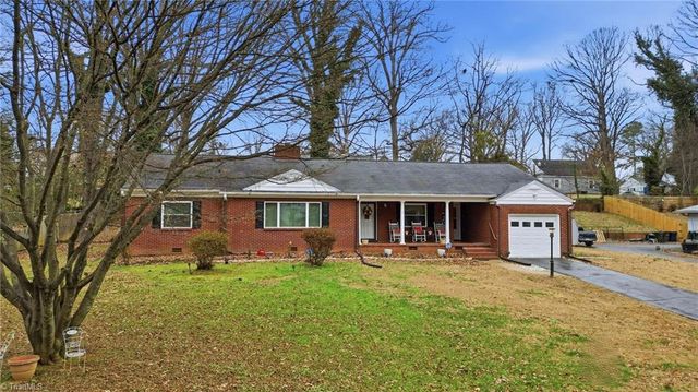 422 Woodsway Drive, Lexington, NC 27292