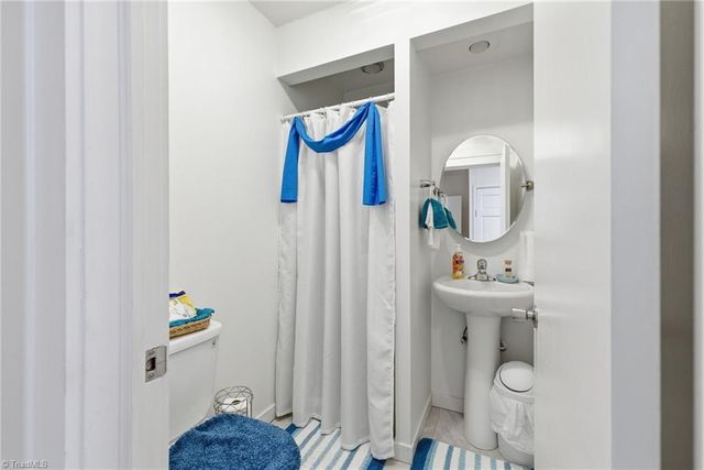 422 Woodsway Drive, Lexington, NC 27292