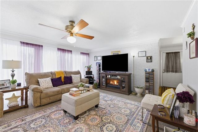 422 Woodsway Drive, Lexington, NC 27292