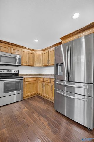 204 Mountain Lake Circle, Rainbow City, AL 35906