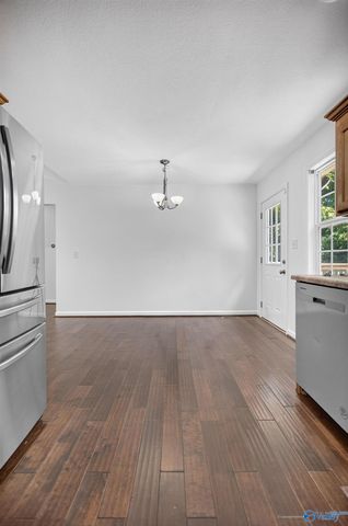 204 Mountain Lake Circle, Rainbow City, AL 35906