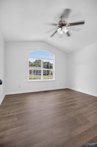 204 Mountain Lake Circle, Rainbow City, AL 35906