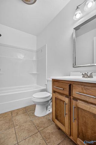 204 Mountain Lake Circle, Rainbow City, AL 35906