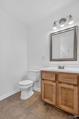204 Mountain Lake Circle, Rainbow City, AL 35906