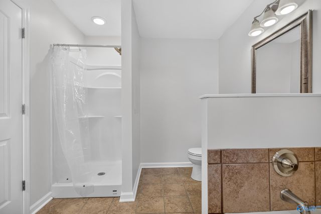 204 Mountain Lake Circle, Rainbow City, AL 35906