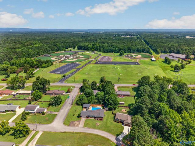 204 Mountain Lake Circle, Rainbow City, AL 35906