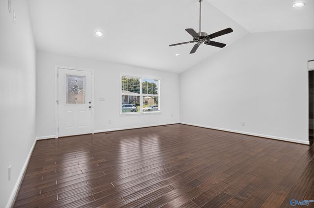 204 Mountain Lake Circle, Rainbow City, AL 35906