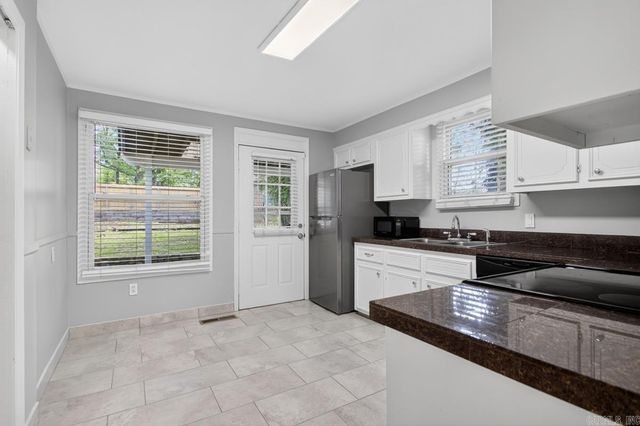 6623 Kavanaugh Place, Little Rock, AR 72207