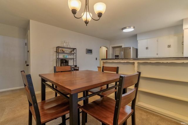 951 S Rotherwood Avenue, Evansville, IN 47714