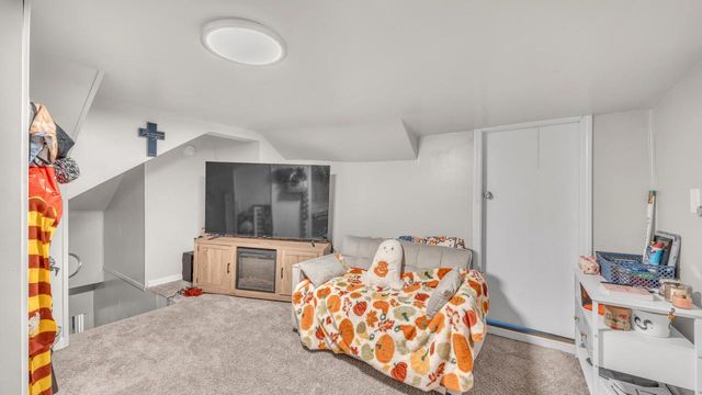 666 W 9th AVENUE, Oshkosh, WI 54902