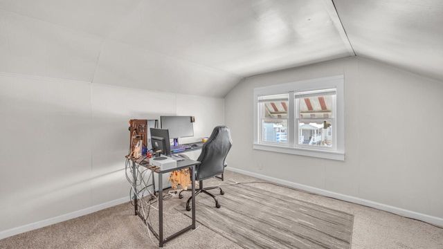 666 W 9th AVENUE, Oshkosh, WI 54902