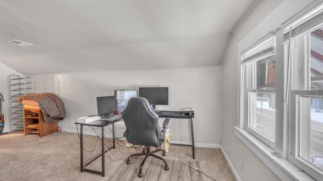 666 W 9th AVENUE, Oshkosh, WI 54902