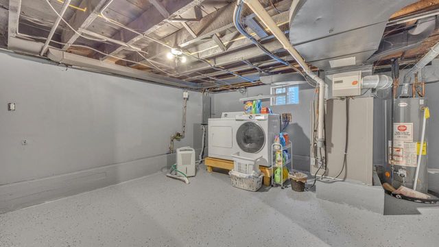 666 W 9th AVENUE, Oshkosh, WI 54902