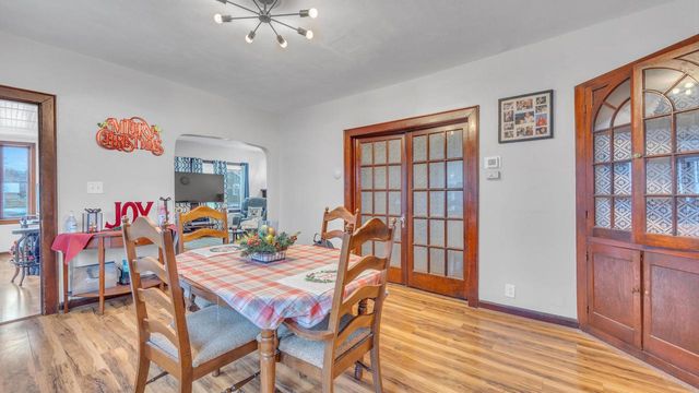 666 W 9th AVENUE, Oshkosh, WI 54902